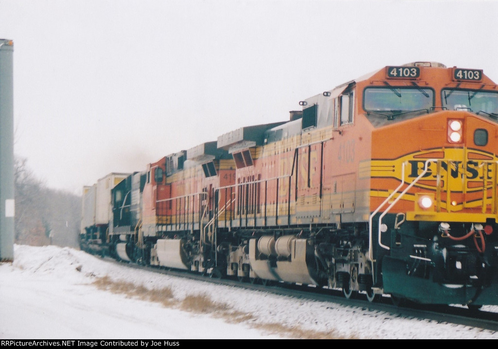 BNSF 4103 East